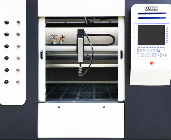 環(huán)保型噴漆機F5展示.jpg 環(huán)保型噴漆機F5展示.jpg